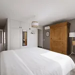 Lägenhet With Jacuzzi And Courtyard In *