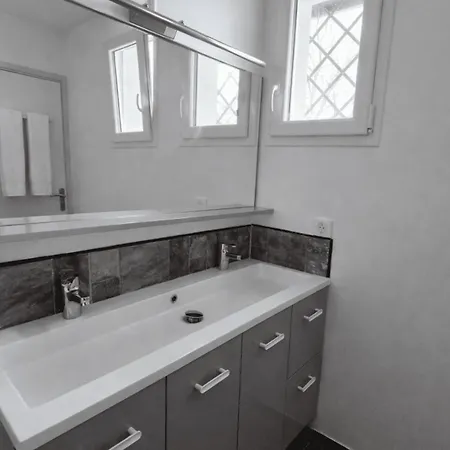 Apartament With Jacuzzi And Courtyard In