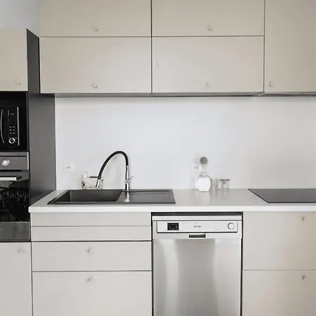 Apartmán With Jacuzzi And Courtyard In *