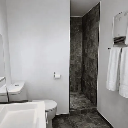 With Jacuzzi And Courtyard In Andernos-les-Bains