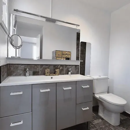 Apartamento With Jacuzzi And Courtyard In
