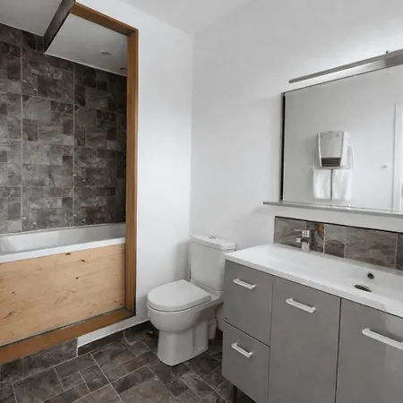 With Jacuzzi And Courtyard In * Andernos-les-Bains