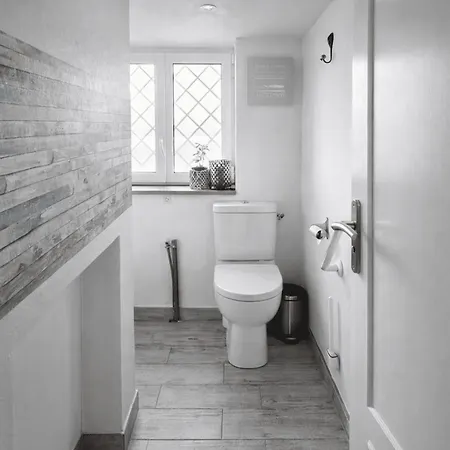 Apartamento With Jacuzzi And Courtyard In