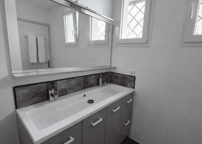Apartament With Jacuzzi And Courtyard In